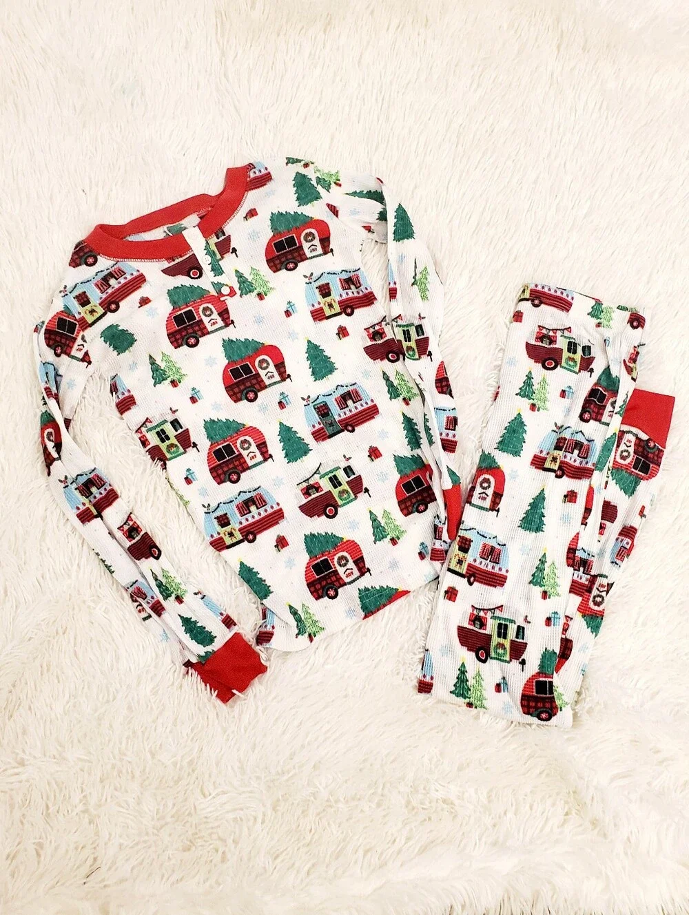 Childrens Place Kids White and Red Holiday Camper Pajama Set 8